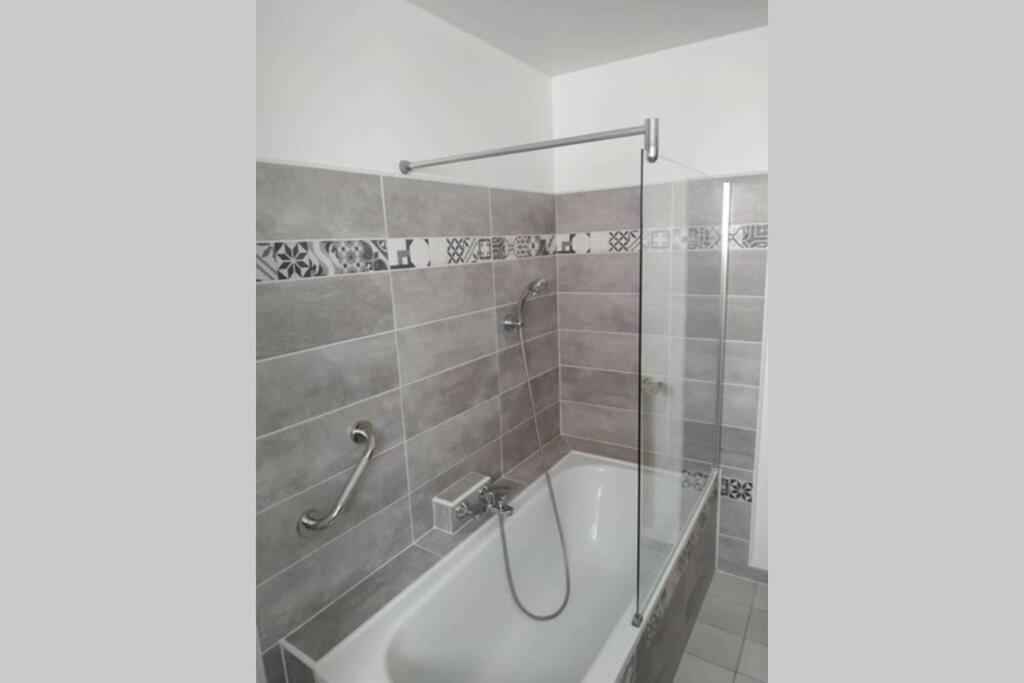 Appartement T3 Spacieux Avec Vue Sur L'Etang De Thau Au 1Er Etage D'Une Villa - Entree Independante Sète Kültér fotó
