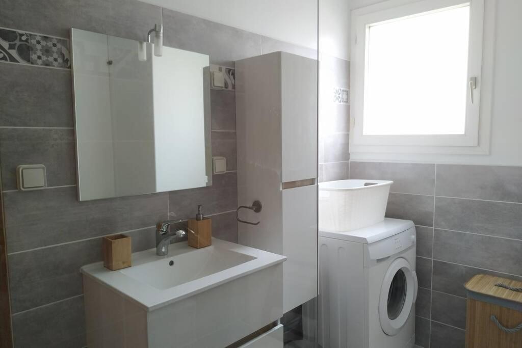 Appartement T3 Spacieux Avec Vue Sur L'Etang De Thau Au 1Er Etage D'Une Villa - Entree Independante Sète Kültér fotó